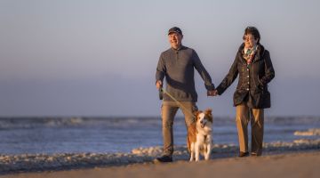 met de hond in een hotel aan zee in De Panne